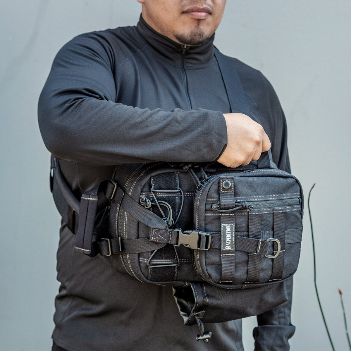 Noatak Gearslinger (Black) (Buy 1 Get 1 Free. Mix and Match in Multiples of 2. All Sales Final.)