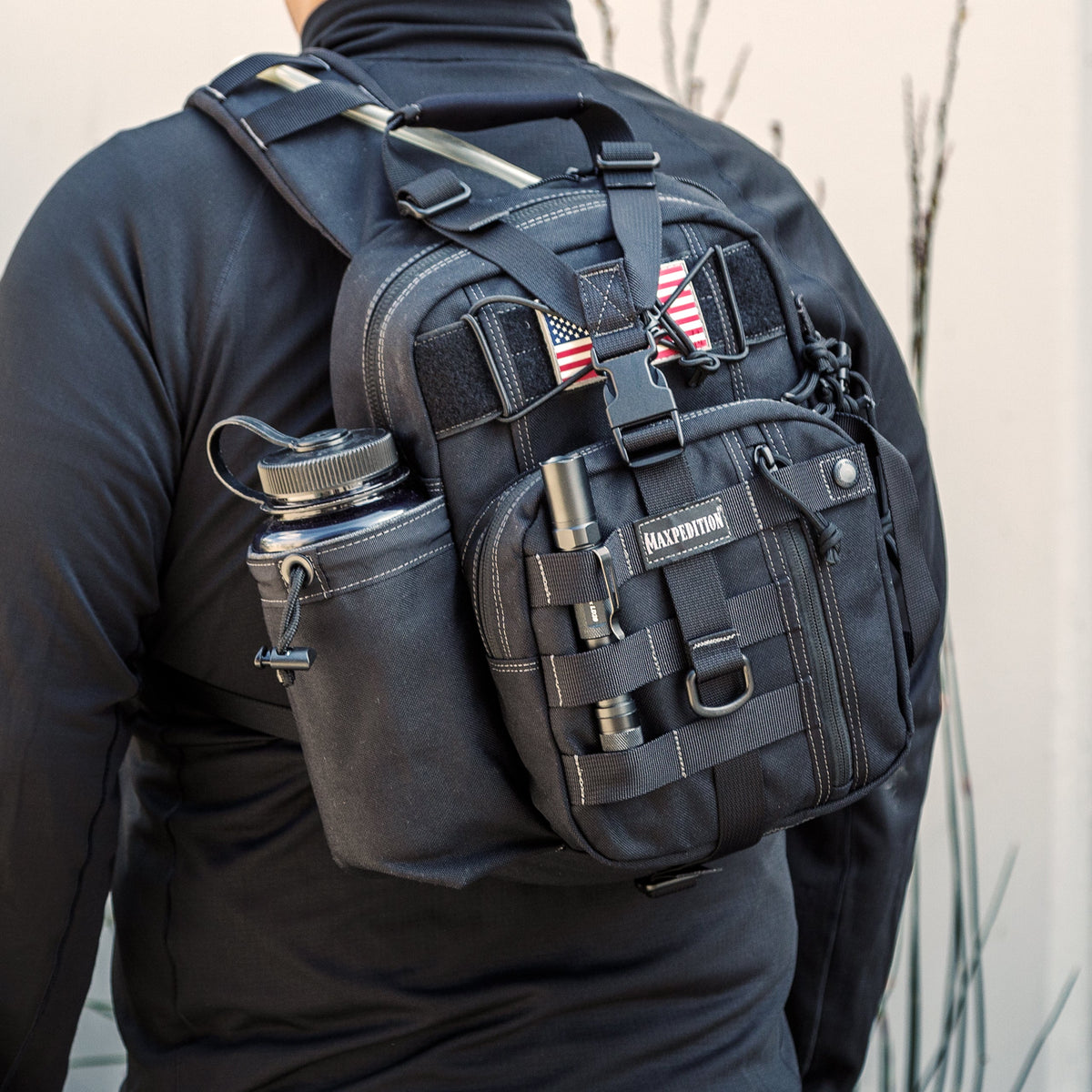 Noatak Gearslinger (Black) (Buy 1 Get 1 Free. Mix and Match in Multiples of 2. All Sales Final.)